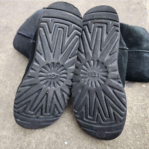 UGG BOOTS - Womens Shoes - SIZE 6 - Picture 8 of 9